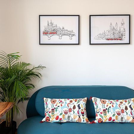 Bright Charming Apt With Terrace, Parking & Airco. Prague Luaran gambar