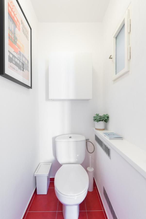 Bright Charming Apt With Terrace, Parking & Airco. Prague Luaran gambar