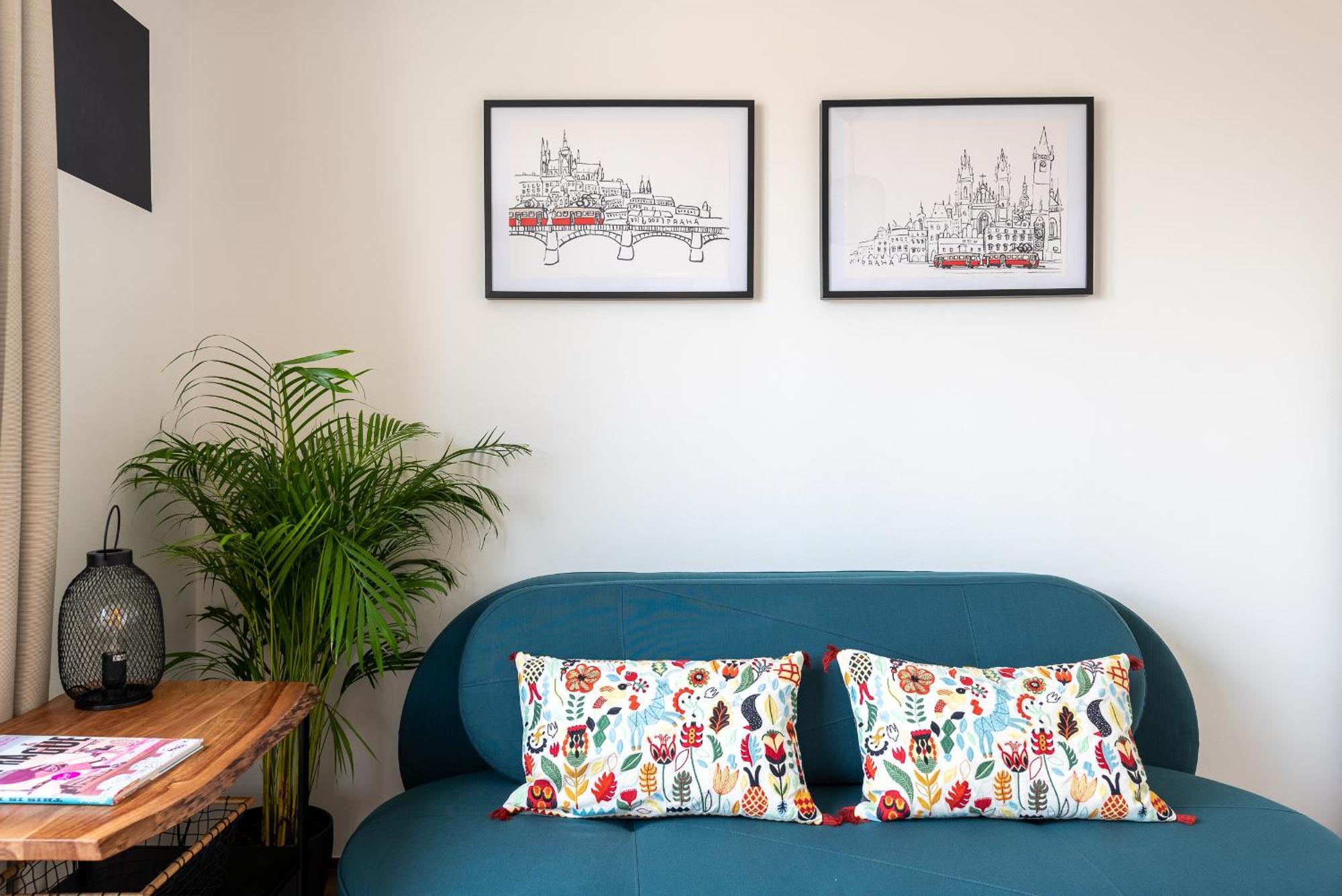 Bright Charming Apt With Terrace, Parking & Airco. Prague Luaran gambar