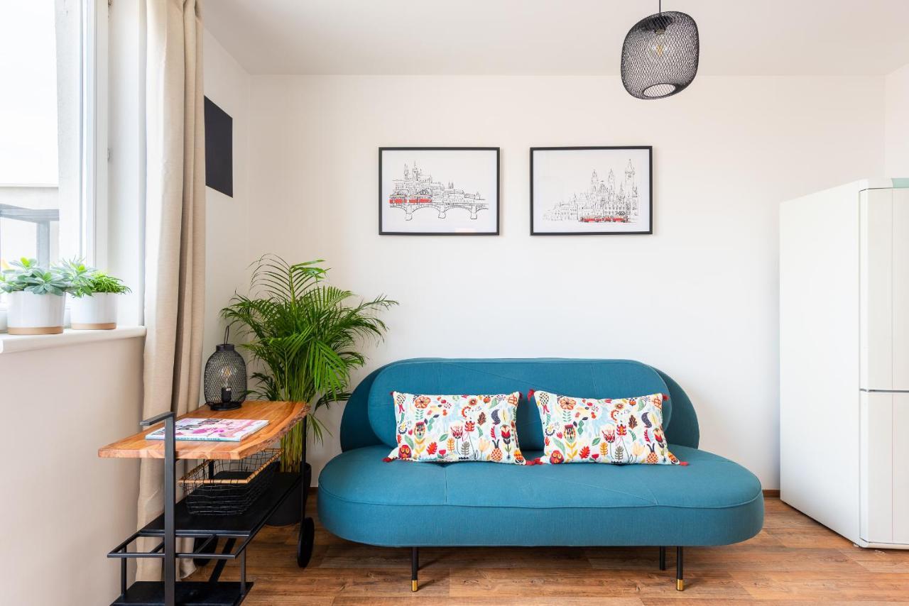 Bright Charming Apt With Terrace, Parking & Airco. Prague Luaran gambar