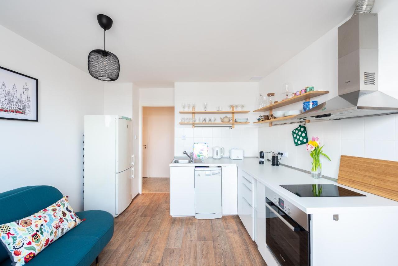 Bright Charming Apt With Terrace, Parking & Airco. Prague Luaran gambar