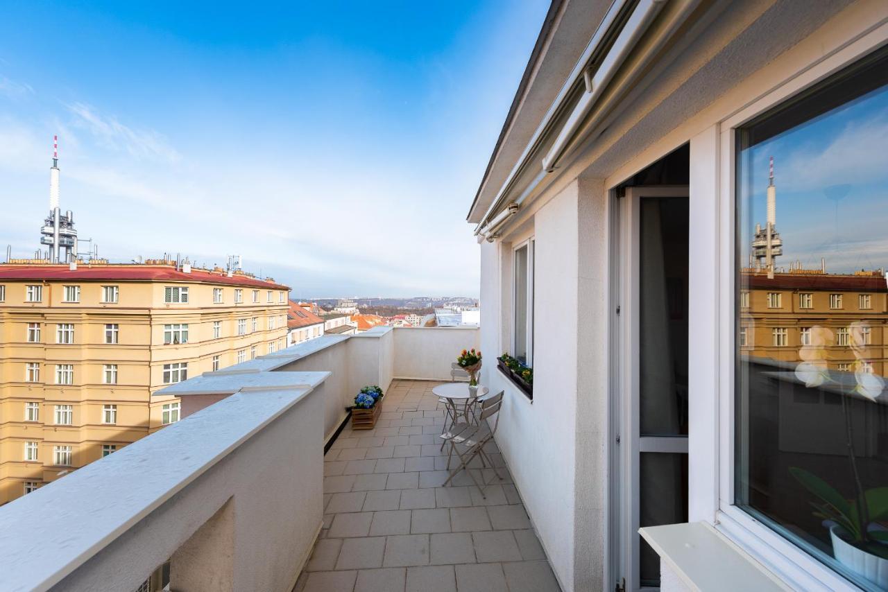 Bright Charming Apt With Terrace, Parking & Airco. Prague Luaran gambar
