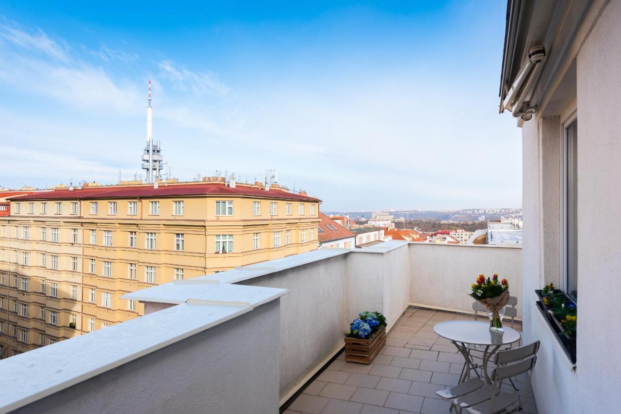 Bright Charming Apt With Terrace, Parking & Airco. Prague Luaran gambar